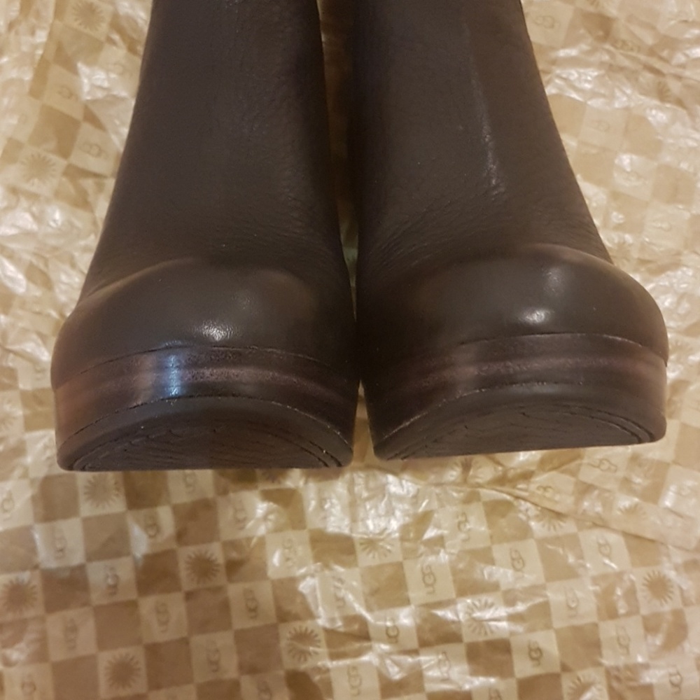UGG Black Leather Mid-Calf Heeled Boots with Buckle - Picture 6 of 8